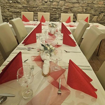 Hotel U Mesta Prahy Náchod Εξωτερικό φωτογραφία