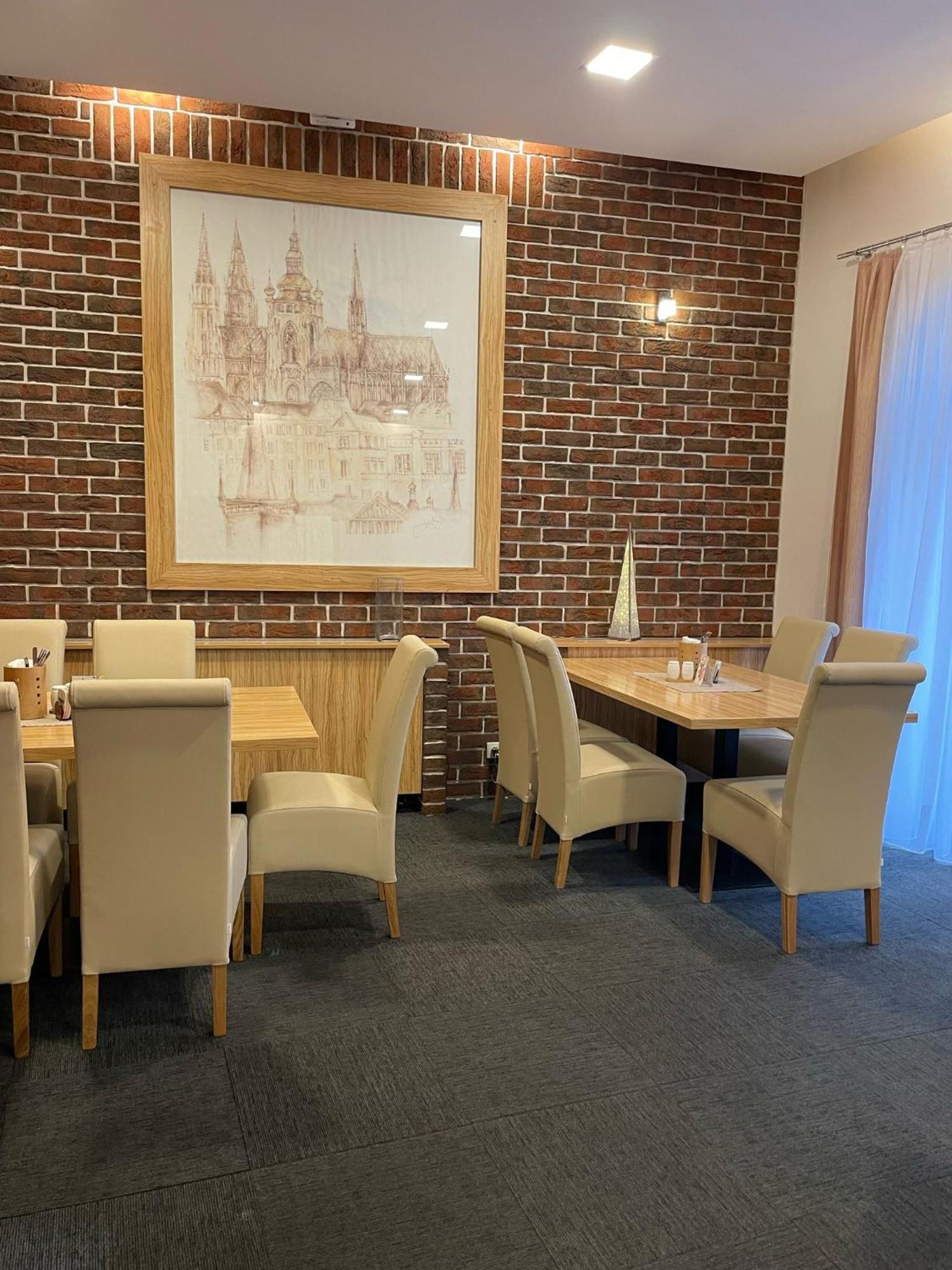 Hotel U Mesta Prahy Náchod Εξωτερικό φωτογραφία