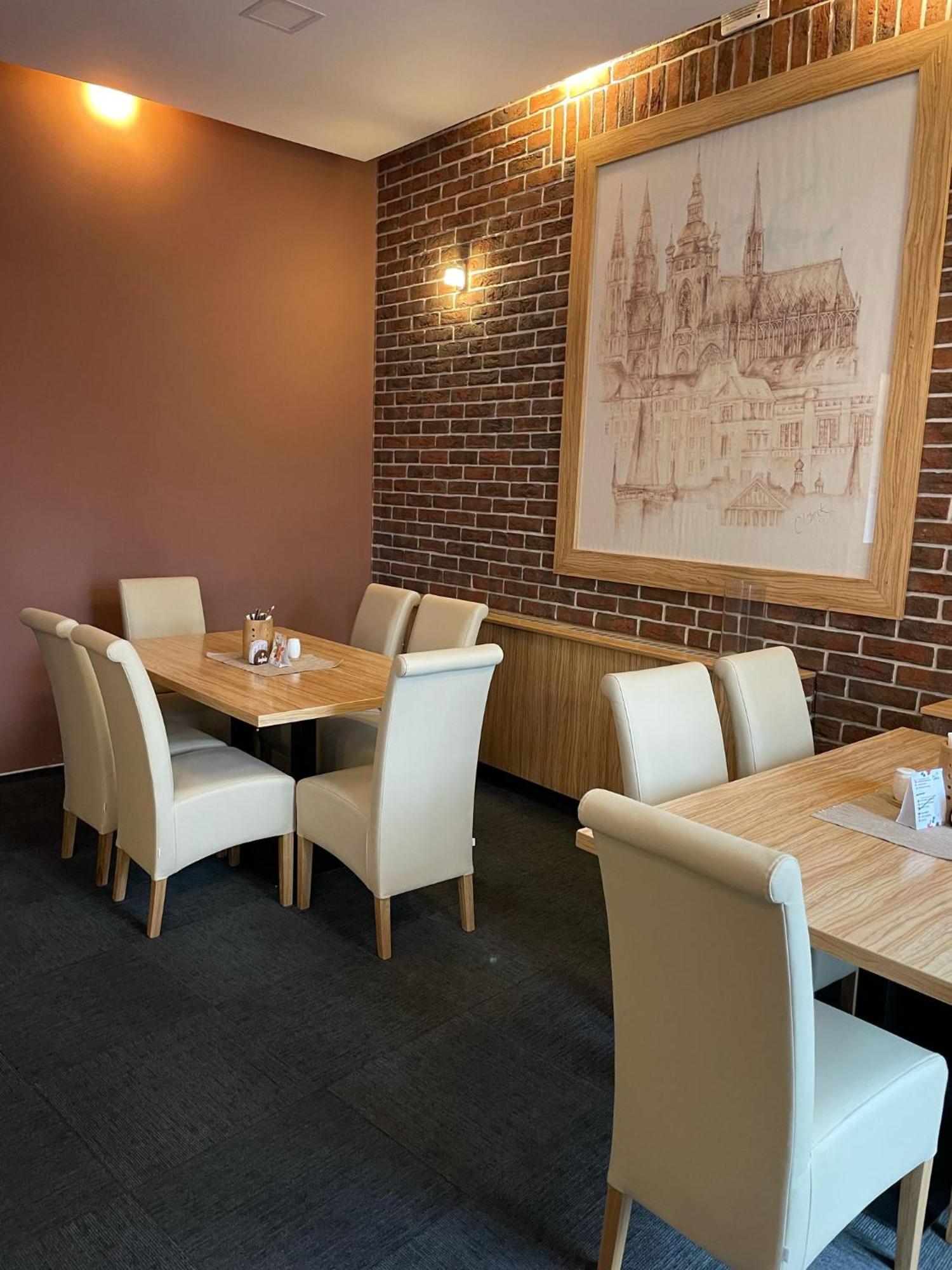 Hotel U Mesta Prahy Náchod Εξωτερικό φωτογραφία